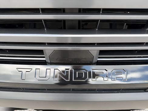 Used 2025 Toyota Tundra Limited AWD/4WD image 41