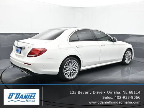 Used 2019 Mercedes-Benz E 300 4MATIC image 6
