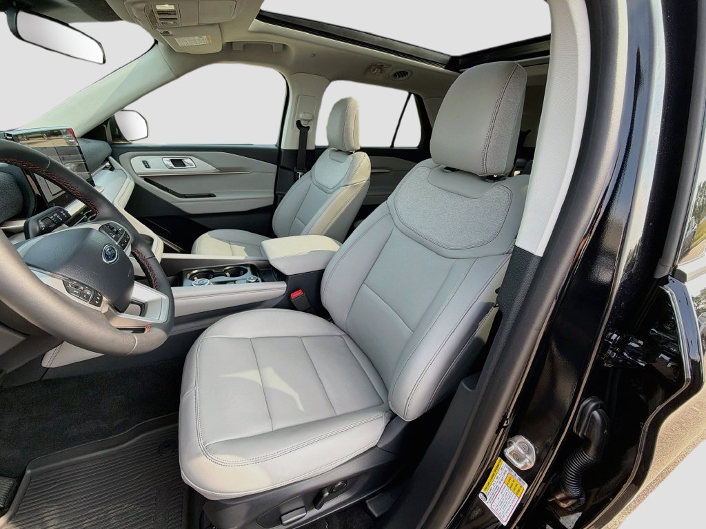Used 2026 Ford Explorer Active w/ Active Comfort Package AWD/4WD image 23