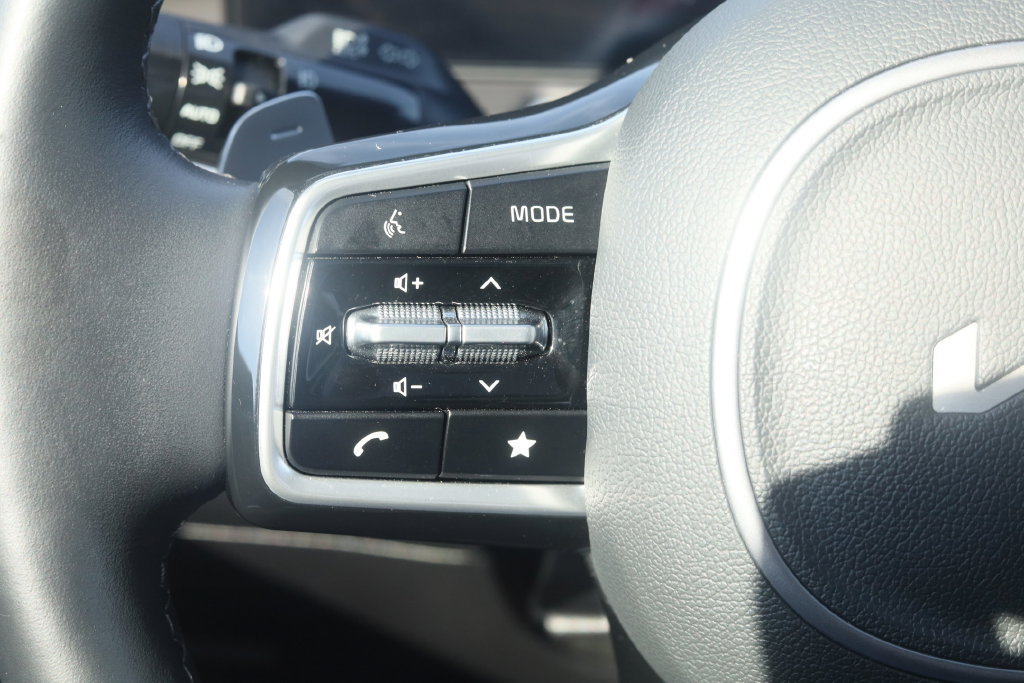 Used 2025 Kia Sorento SX Prestige AWD/4WD image 11