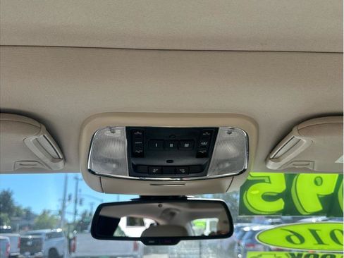 Used 2016 Chrysler 300 Limited RWD image 19