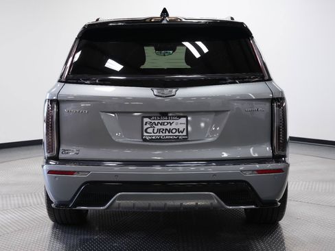 Used 2026 Cadillac Vistiq Platinum w/ LPO, Floor Liner Package AWD/4WD image 8