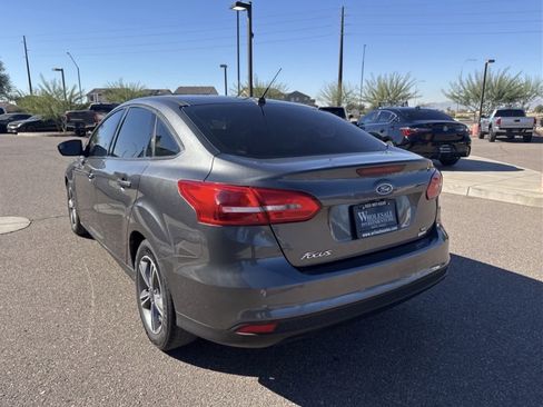 Used 2018 Ford Focus SE w/ SE Appearance Package image 7