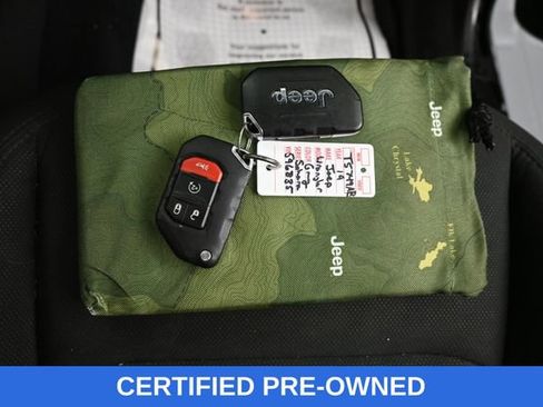 Used 2019 Jeep Wrangler Unlimited Sahara w/ Cold Weather Group AWD/4WD image 14