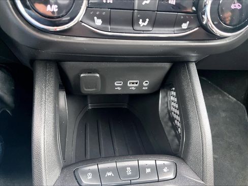 Used 2023 Chevrolet TrailBlazer RS w/ Convenience Package image 26