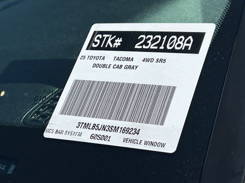 Certified 2025 Toyota Tacoma SR5 AWD/4WD image 32
