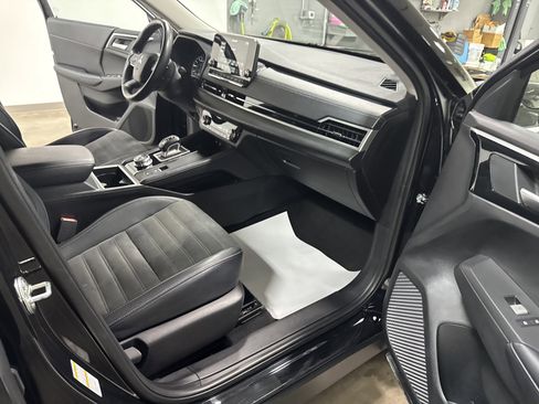 Used 2024 Mitsubishi Outlander SE image 38