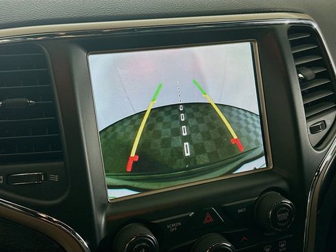 Used 2017 Jeep Grand Cherokee Laredo w/ Quick Order Package 2BE RWD image 21