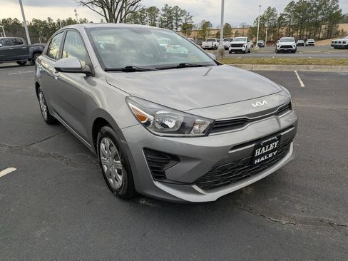 Used 2023 Kia Rio S image 2