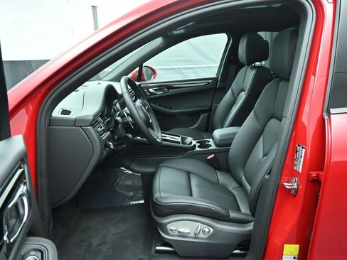 New 2026 Porsche Macan image 6