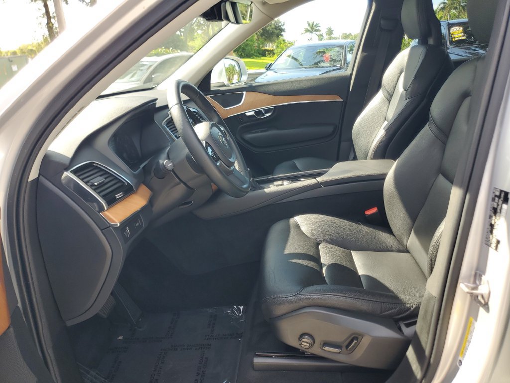 Used 2022 Volvo XC90 T6 Momentum w/ Advanced Package AWD/4WD image 17