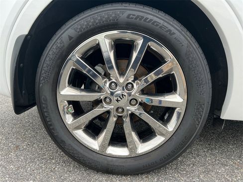 Used 2017 Kia Sorento SX image 21