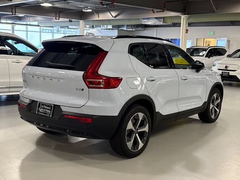 Certified 2024 Volvo XC40 B5 Plus w/ Protection Package Premier AWD/4WD image 2