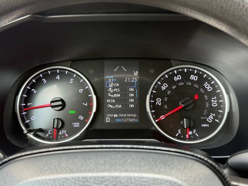 Used 2021 Toyota RAV4 XLE AWD/4WD image 28