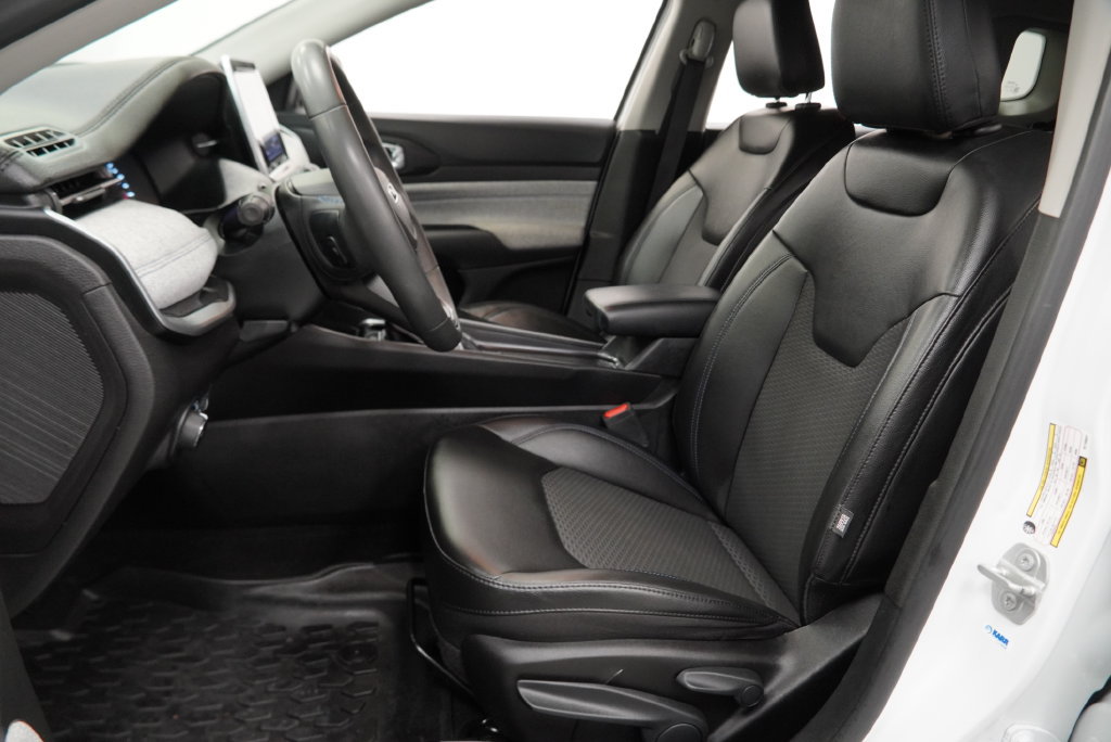 Used 2022 Jeep Compass Latitude FWD image 4