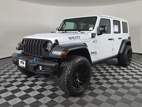 Used 2023 Jeep Wrangler Unlimited w/ Cold Weather Group AWD/4WD image 7