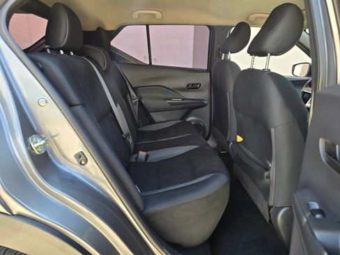 Used 2020 Nissan Kicks S FWD image 33