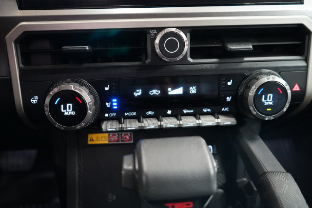 Used 2024 Toyota Tacoma TRD Off-Road w/ TRD Off Road Premium Package AWD/4WD image 32