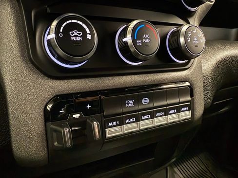 Used 2024 RAM 2500 Tradesman w/ Chrome Appearance Group image 26