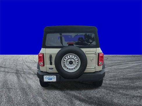 New 2025 Ford Bronco 4-Door image 5