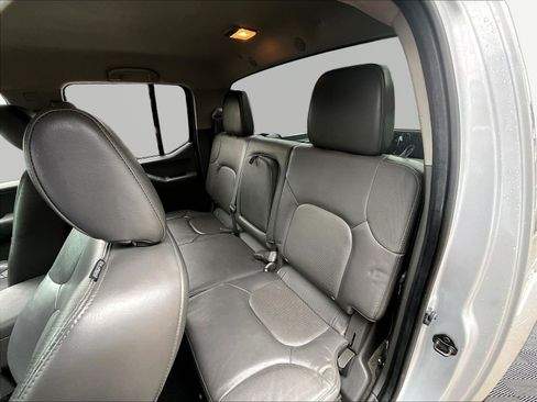 Used 2012 Nissan Frontier SL AWD/4WD image 22