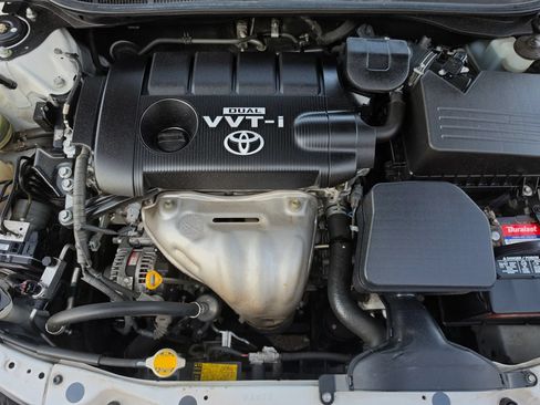 Used 2010 Toyota Camry LE FWD image 28