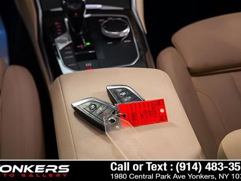 Used 2021 BMW 330e w/ Convenience Package RWD image 34