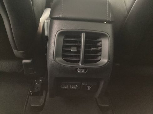 Used 2022 Jeep Cherokee Limited image 16