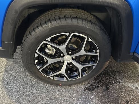 Used 2024 Jeep Compass Limited image 33