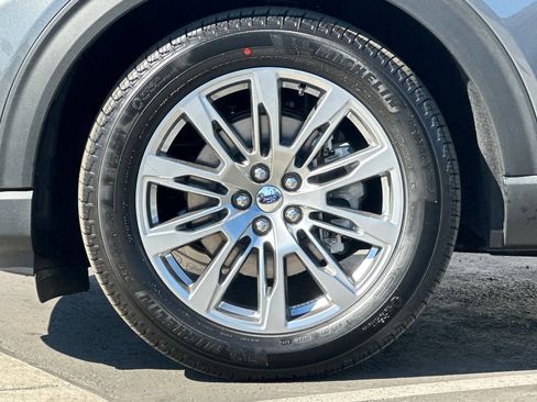 New 2026 Ford Explorer Platinum image 26