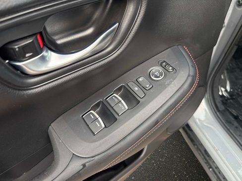 Used 2024 Honda HR-V Sport image 17