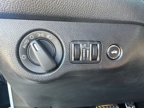 Used 2015 Dodge Challenger SRT Hellcat RWD image 9
