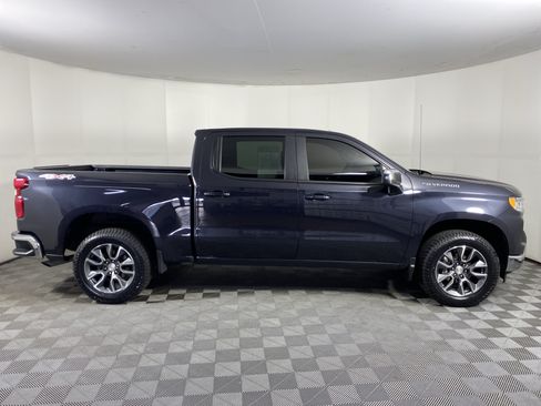 Used 2023 Chevrolet Silverado 1500 LT AWD/4WD image 7
