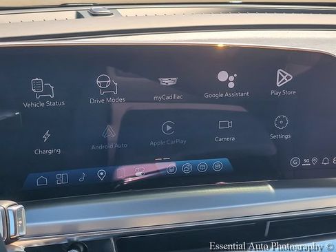 New 2026 Cadillac Lyriq Luxury w/ LPO, Floor Liner Package AWD/4WD image 23