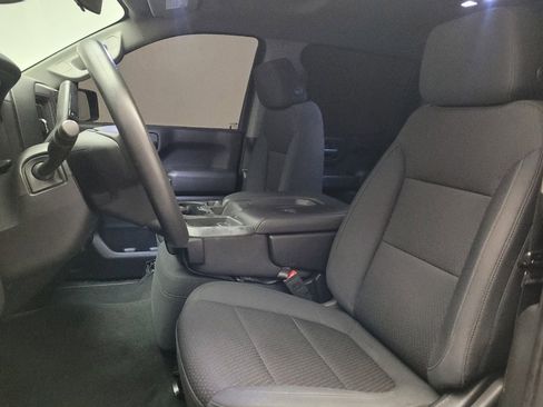 Used 2020 Chevrolet Silverado 1500 Custom w/ Custom Value Package RWD image 17