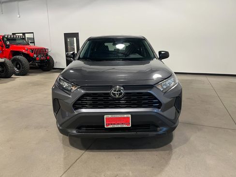 Used 2022 Toyota RAV4 LE AWD/4WD image 8