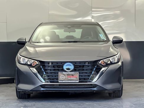 Used 2024 Nissan Sentra SV FWD image 8