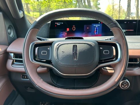 New 2026 Lincoln Navigator Reserve AWD/4WD image 7