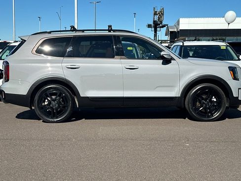 Certified 2025 Kia Telluride SX Prestige X-Line AWD/4WD image 3