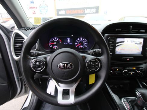 Used 2020 Kia Soul S image 27