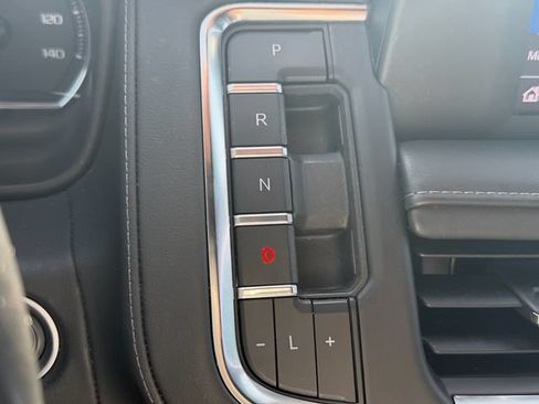 Used 2022 Chevrolet Tahoe LS RWD image 28