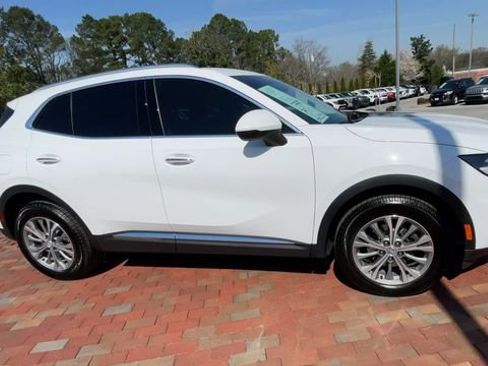 Used 2022 Buick Envision Preferred FWD image 2