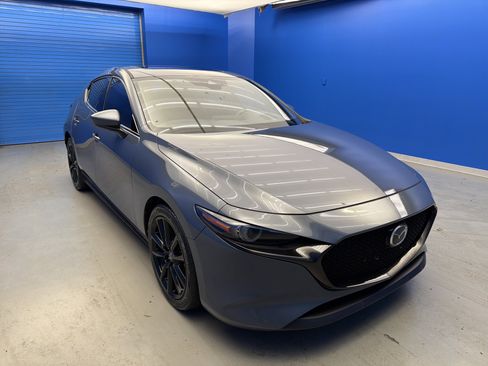 Used 2021 MAZDA MAZDA3 s image 2