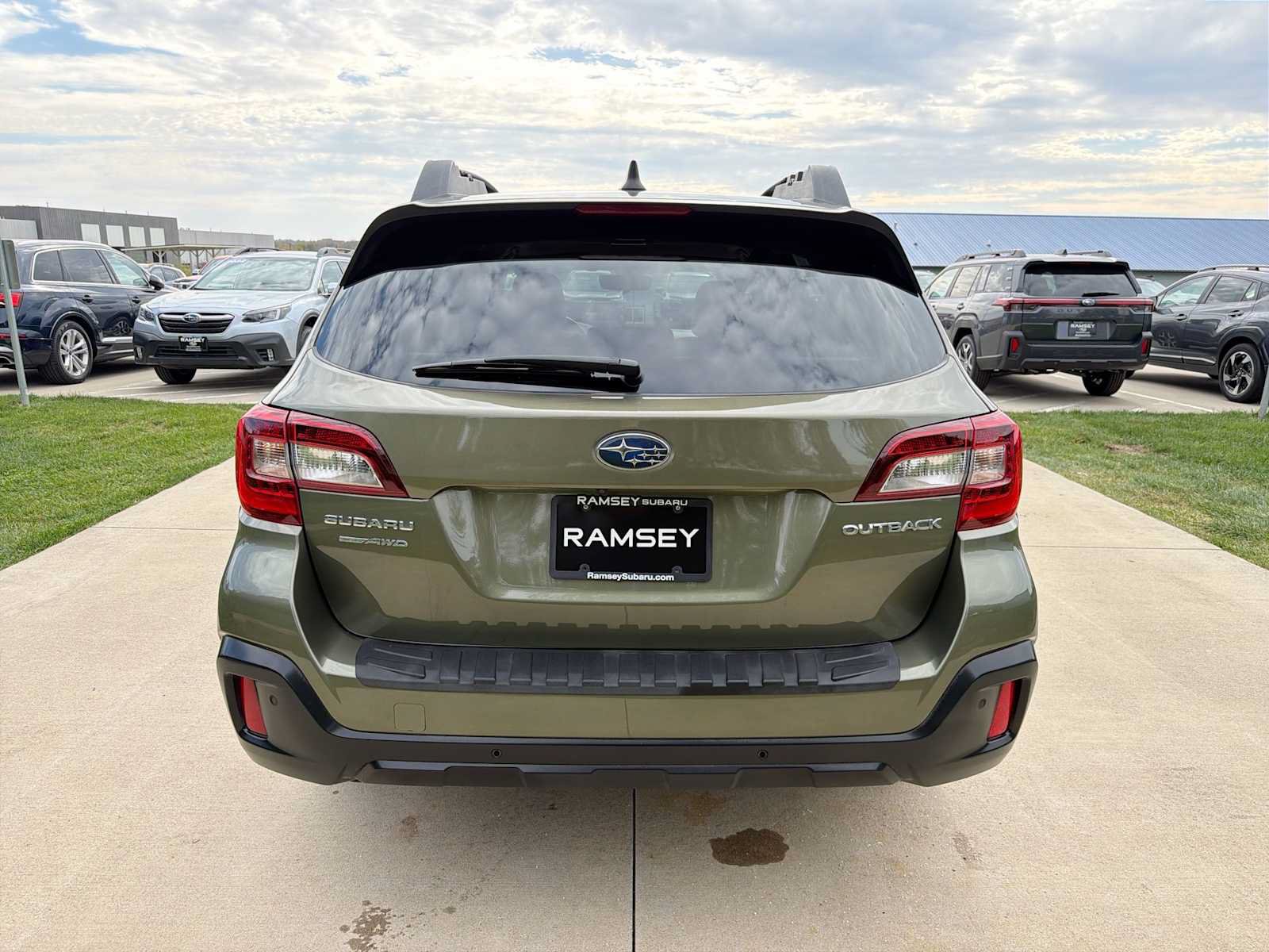 Used 2018 Subaru Outback 2.5i Limited AWD/4WD image 5