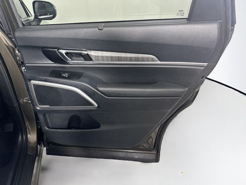 Used 2023 Kia Telluride EX w/ EX Captain's Chair Package FWD image 33