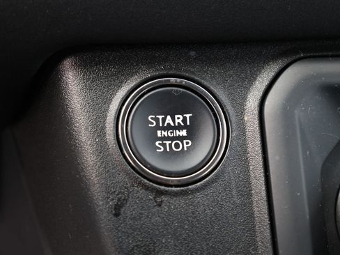 Used 2023 Land Rover Defender 110 X-Dynamic SE AWD/4WD image 31