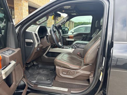 Used 2015 Ford F150 King Ranch w/ Equipment Group 601A Luxury AWD/4WD image 10
