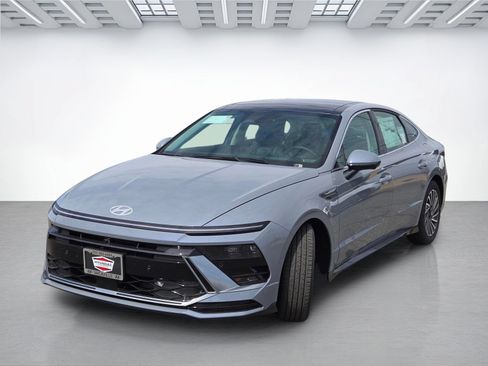 New 2026 Hyundai Sonata Limited FWD image 8