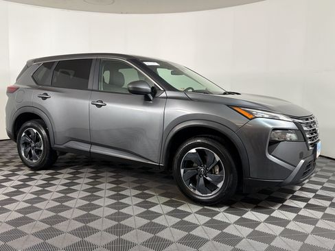 Used 2024 Nissan Rogue SV AWD/4WD image 6