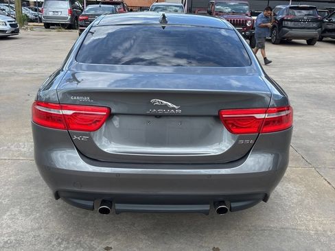 Used 2017 Jaguar XE Premium RWD image 7